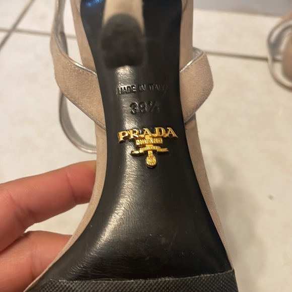 Prada heels - Picture 4 of 4